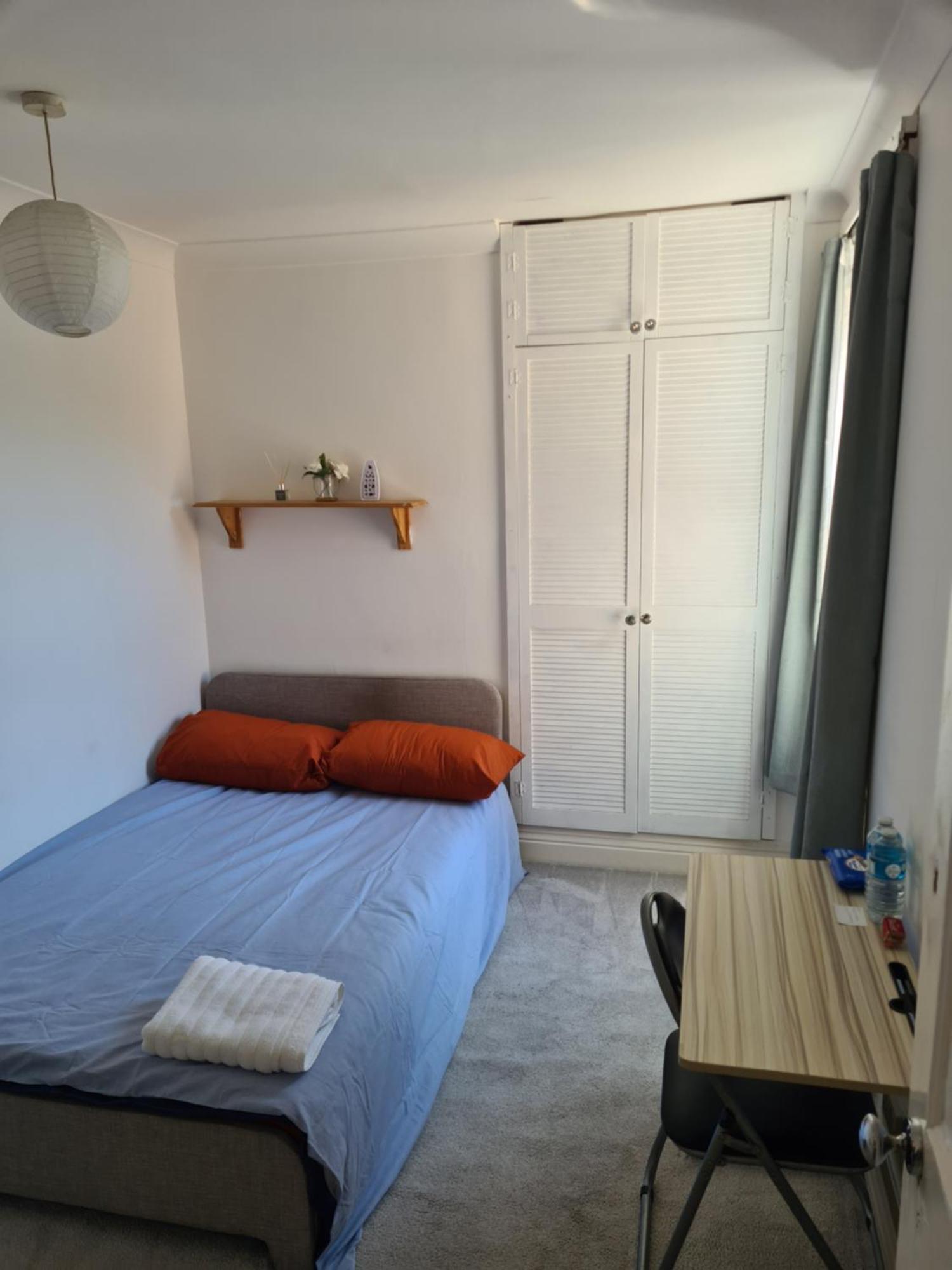 A Private & Beautiful Bedroom With Shared Bathroom In The Heart Of بورنماوث المظهر الخارجي الصورة