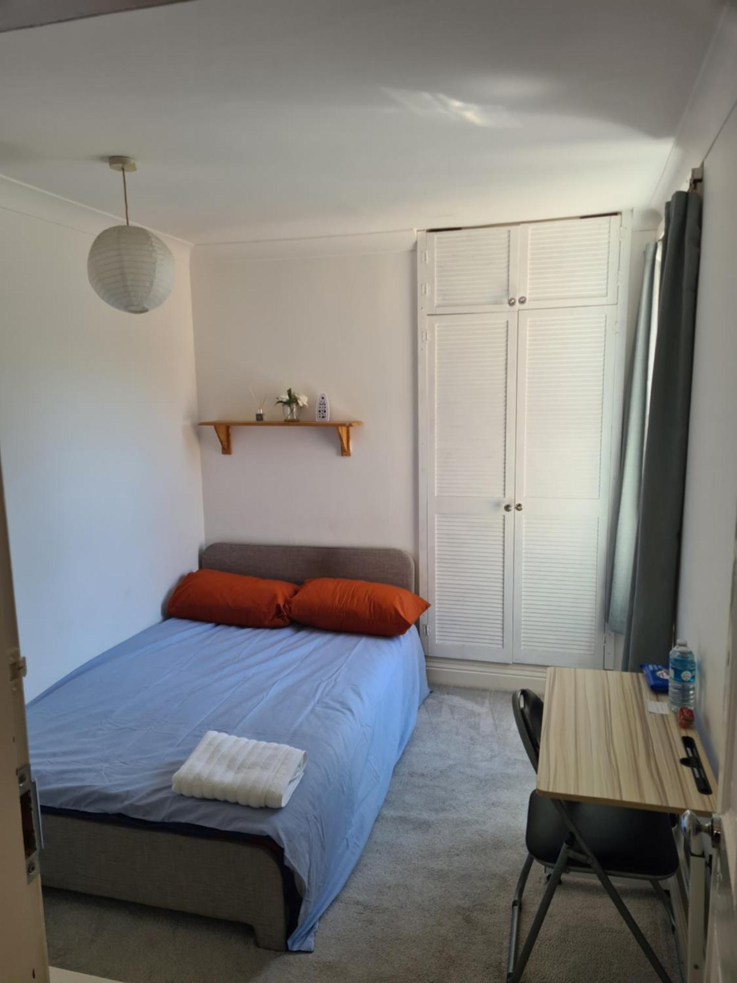 A Private & Beautiful Bedroom With Shared Bathroom In The Heart Of بورنماوث المظهر الخارجي الصورة