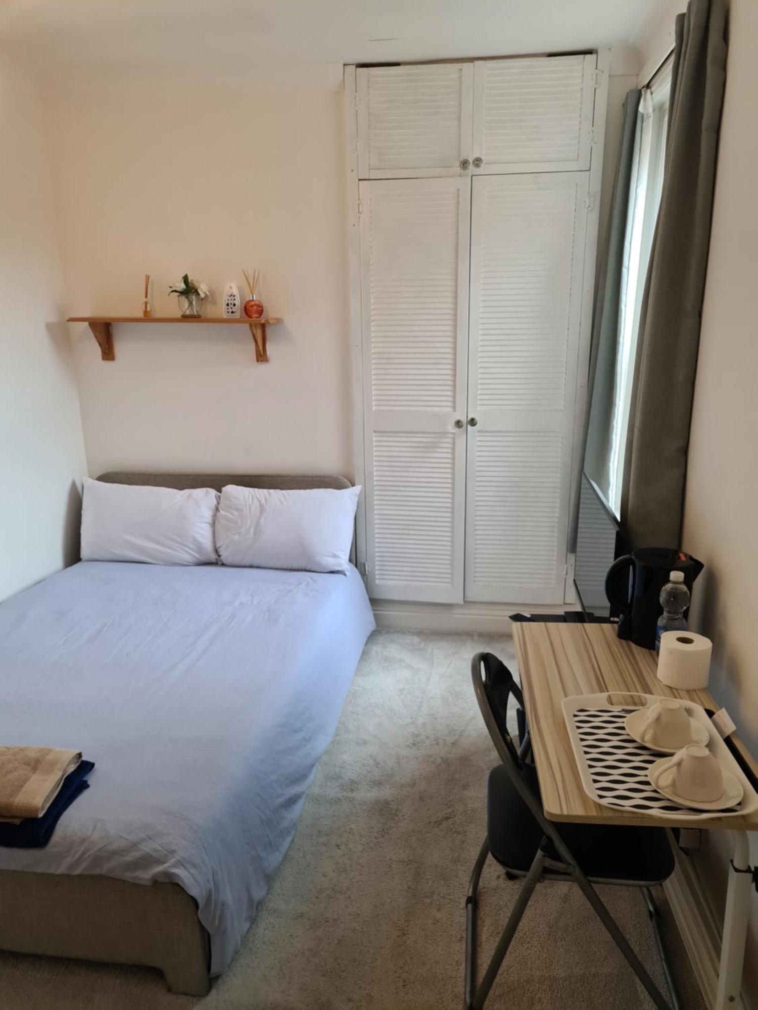 A Private & Beautiful Bedroom With Shared Bathroom In The Heart Of بورنماوث المظهر الخارجي الصورة