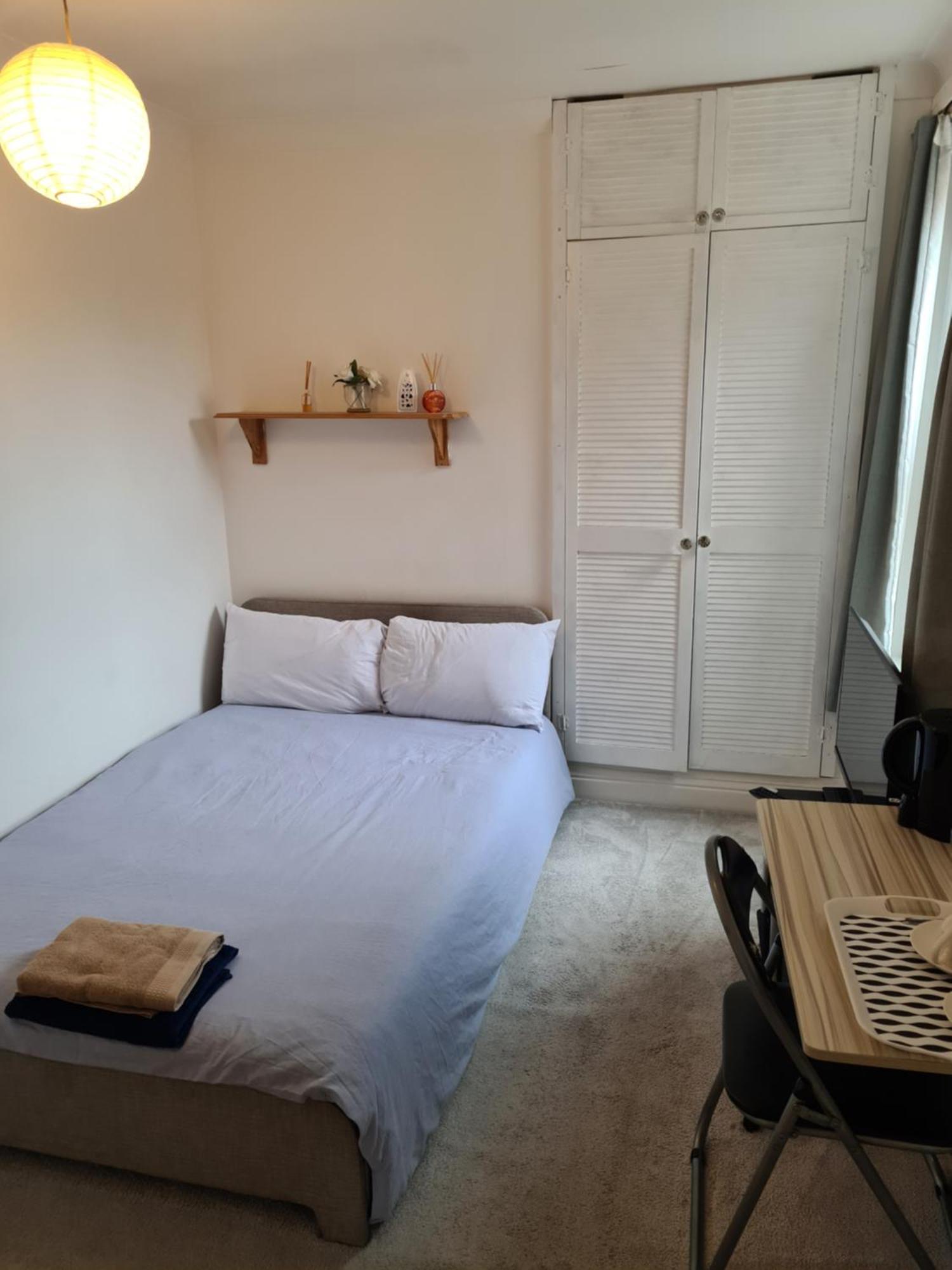 A Private & Beautiful Bedroom With Shared Bathroom In The Heart Of بورنماوث المظهر الخارجي الصورة