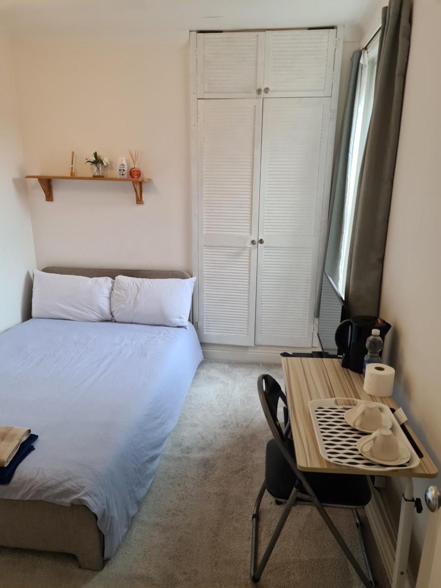 A Private & Beautiful Bedroom With Shared Bathroom In The Heart Of بورنماوث المظهر الخارجي الصورة